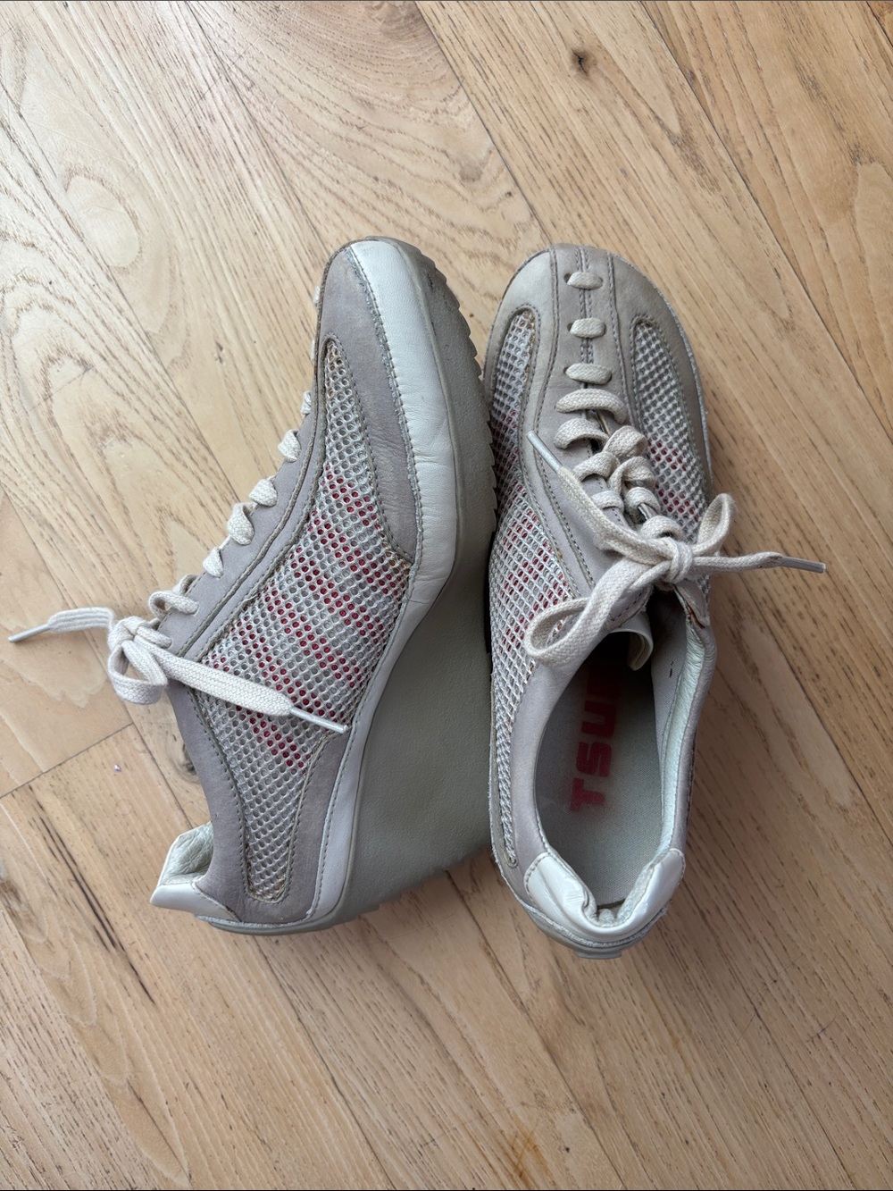 Tsubo Women’s Cream Mesh Sneakers with Subtle Red Detail